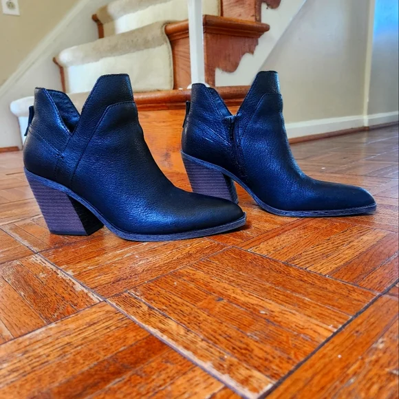 Crown Vintage Women’s Black Leather Ankle Booties Zip Block Heel Size 10M - Picture 1 of 13